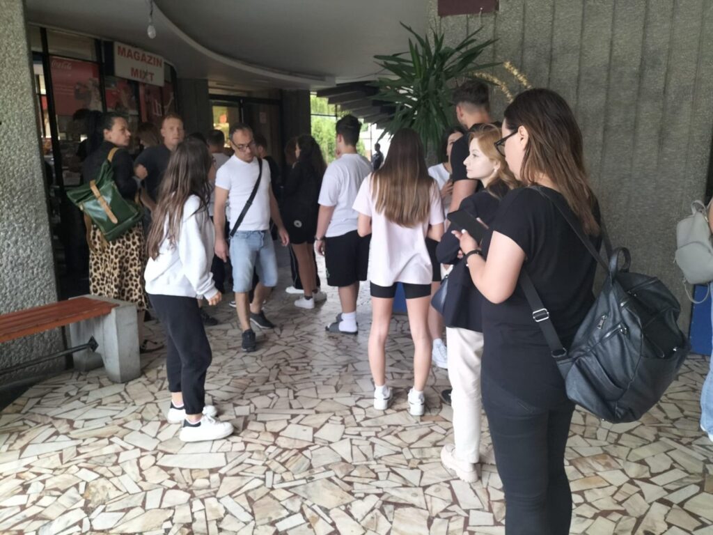 Studenţii protestează faţă de măsurile de austeritate luate în Educaţie