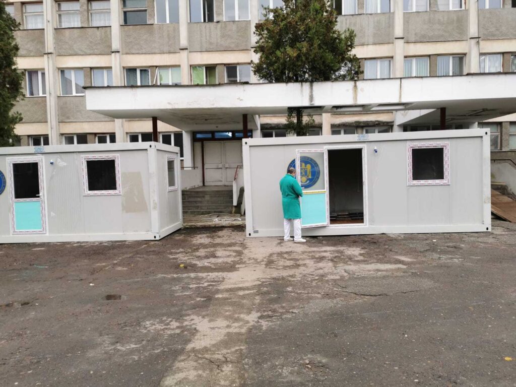 Managerul Spitalului Municipal de Urgență Caransebeș reținut pentru luare de mită