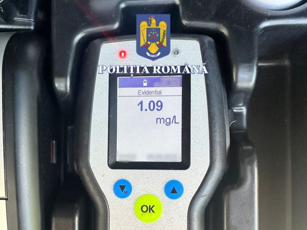Șofer băut, reținut după ce a provocat un accident rutier la Tia Mare. O femeie și o fetiță de 5 ani au ajuns la spital