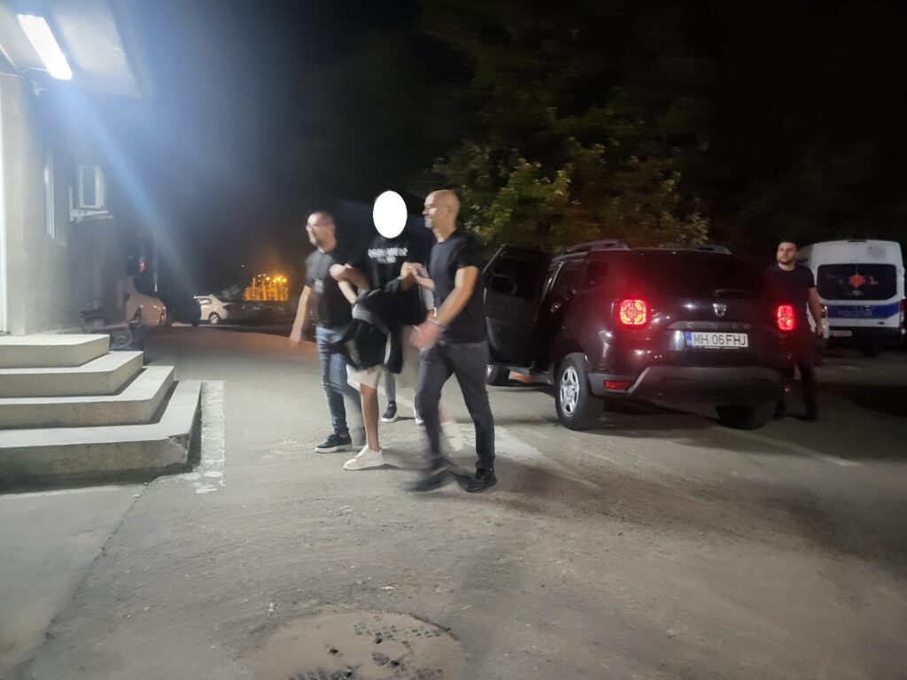 Mehedinți: Tânără depistată la volan după ce ar fi consumat substanțe psihoactive