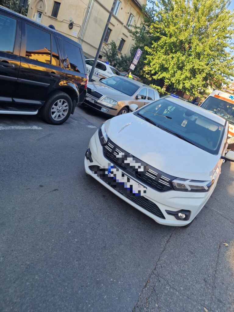 Accident rutier în Râmnicu Vâlcea: un pieton a ajuns la spital