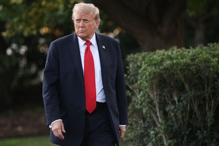 Donald Trump amenință că va declara stare de urgență și va federaliza Washingtonul DC în disputa cu ICE