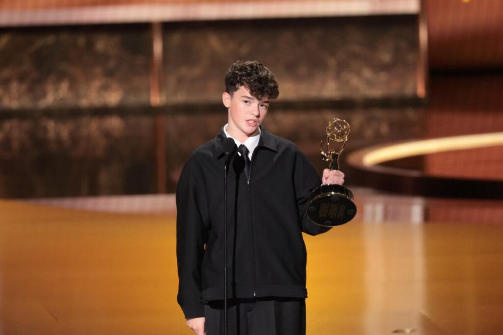 Emmy 2025 – Owen Cooper face istorie, iar „Adolescence” domină categoriile de serial limitat