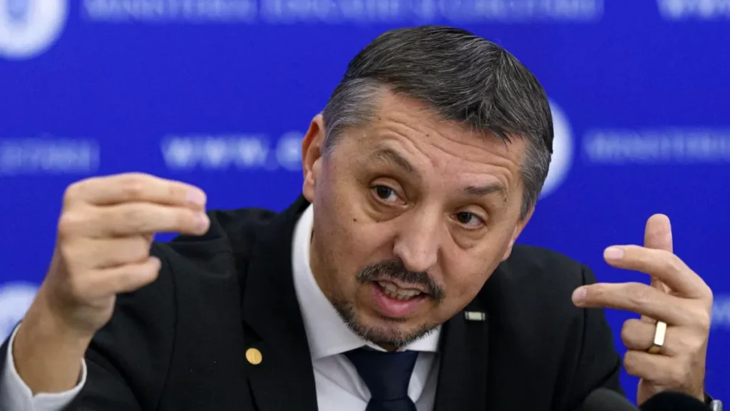 Moțiunea simplă împotriva ministrului Educației a fost respinsă