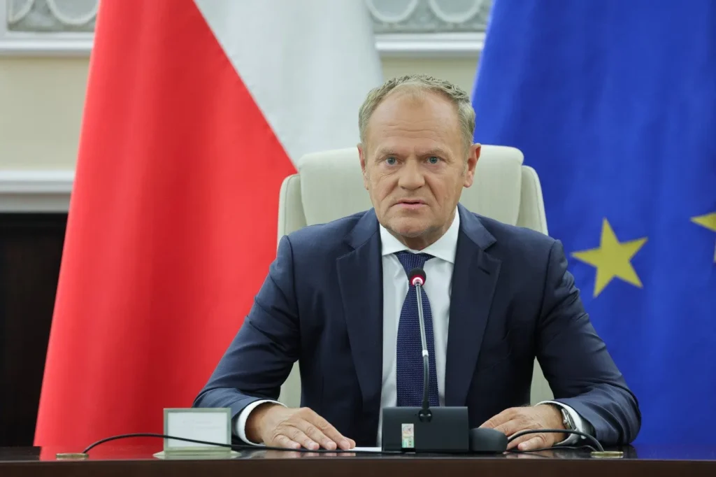 Polonia a invocat Articolul 4 al NATO. Donad Tusk: Au fost 19 intruziuni în spațiul aerian al ţării