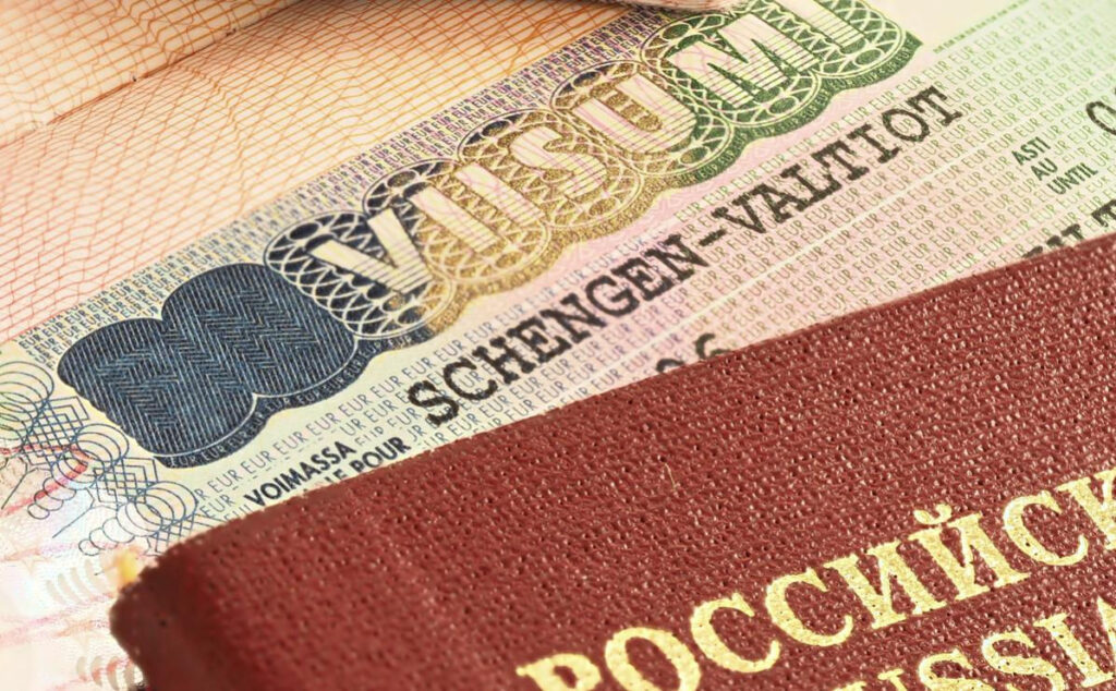 Germania solicită înăsprirea regulilor de eliberare a vizelor Schengen pentru ruşi