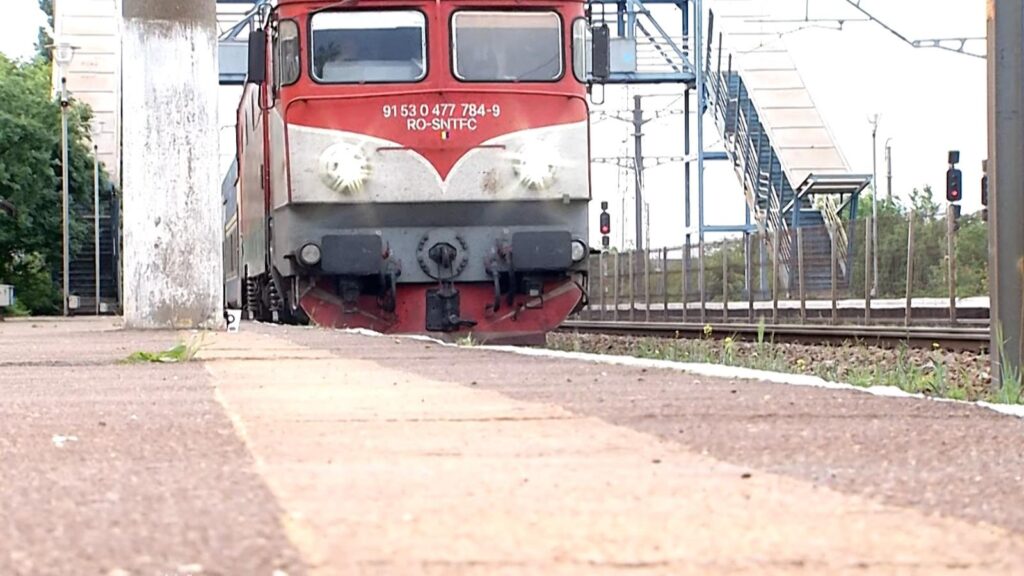 Trafic feroviar oprit pe magistrala Bucureşti – Craiova, în apropierea staţiei CF Drăgăneşti Olt