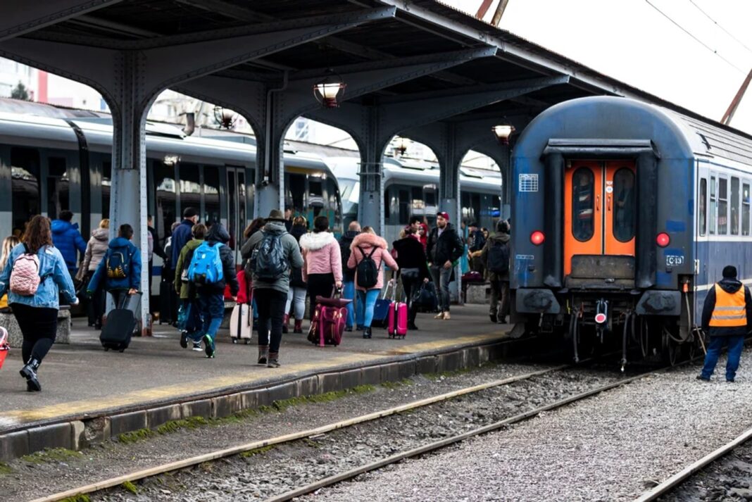 Reducere de 90% la preţul biletelor de tren pentru studenţi, doar între localitatea de domiciliu şi cea în care studiază