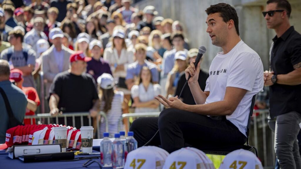 Materialele grafice privind asasinarea lui Charlie Kirk, eliminate de TikTok