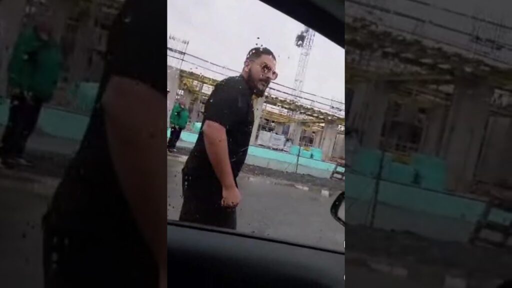 (VIDEO) Incident violent în trafic, în Târgu Jiu. Un şofer a devenit agresiv după ce, tot el, a făcut o depășire neregulamentară