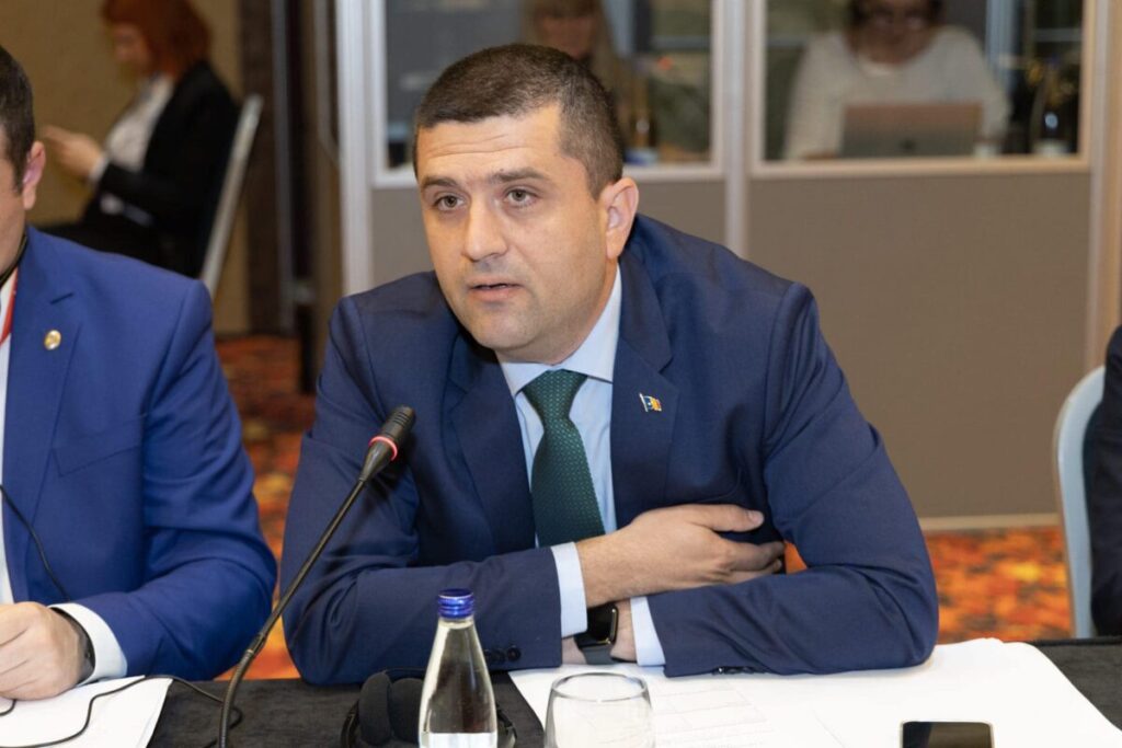 Ministrul Radu Miruță a demis 21 de administratori speciali ai companiilor de stat