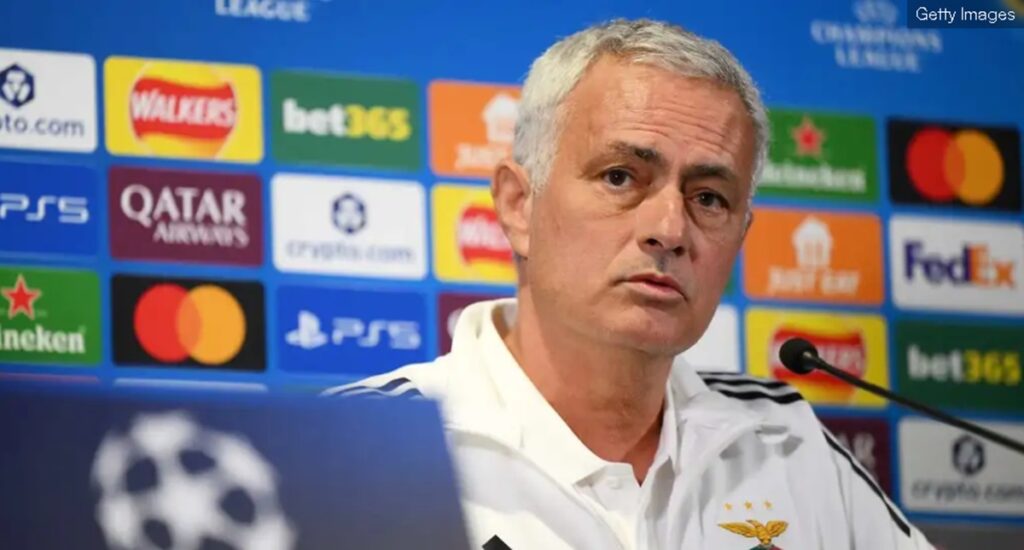 Jose Mourinho, cu mintea la Benfica, dar cu sufletul lângă Chelsea