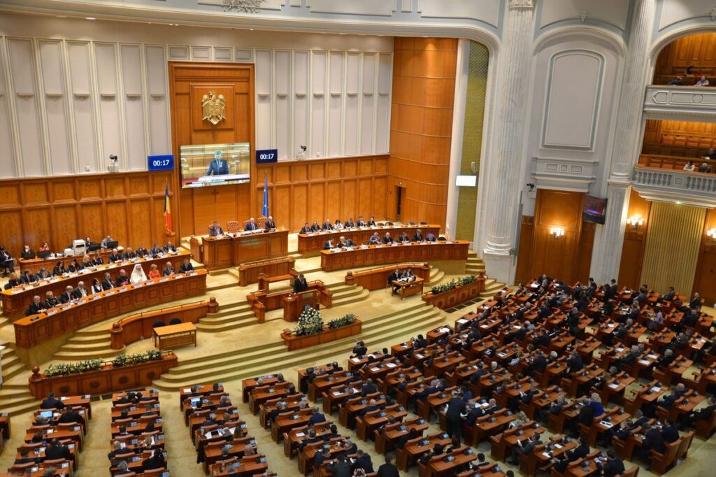 Camera Deputaţilor şi-a ales vicepreşedinţii, secretarii şi chestorii din noul Birou permanent