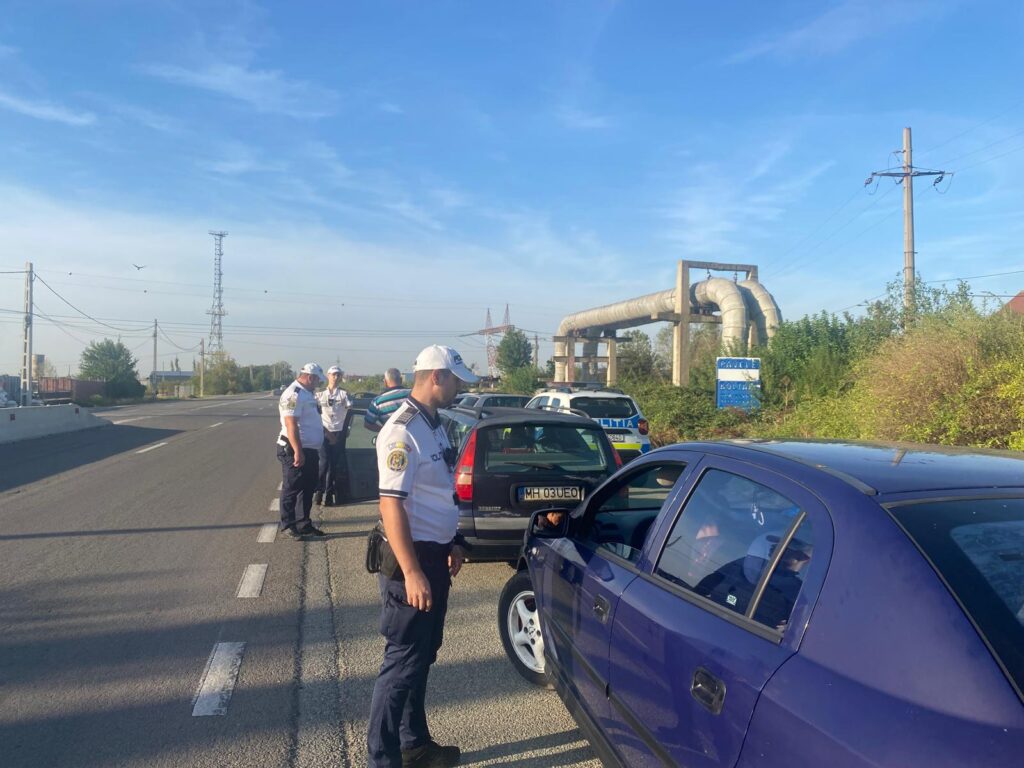 Mehedinți: 15 permise de conducere reținute de polițiști pe DN 6