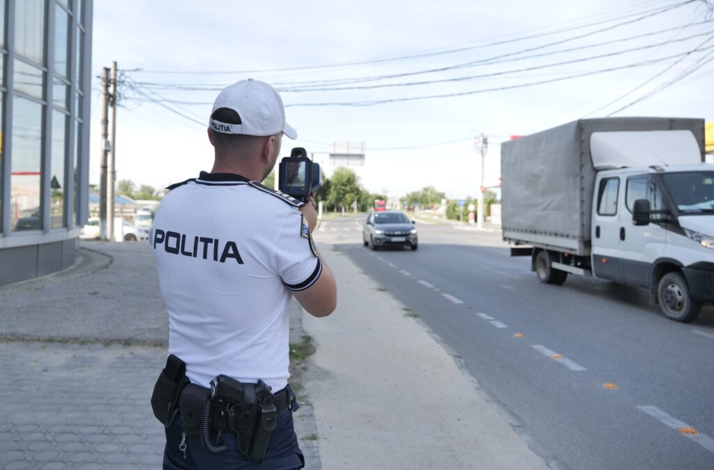 Olt: Polițiștii rutieri au dat 126 de amenzi și au reținut 8 permise