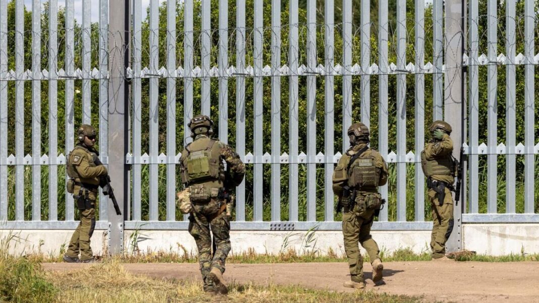 Polonia redeschide graniţa cu Belarus