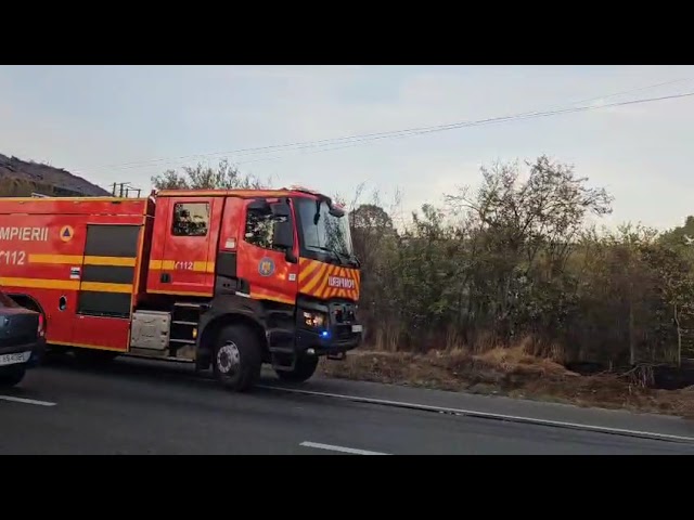 (VIDEO) Incendiu pe Centura de Nord a Craiovei. O casă, cuprinsă de flăcări