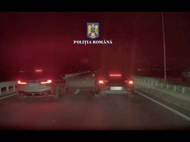 (Video) Tineri depistați de polițiști că participau la curse ilegale de mașini pe drumurile publice