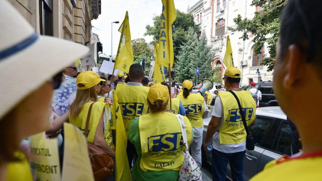 Anul şcolar 2025 – 2026 începe cu festivităţi anulate şi proteste sindicale Anul şcolar 2025 – 2026 începe cu festivităţi anulate şi proteste sindicale