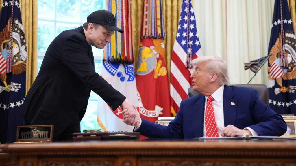 Clasamentul celor mai bogați americani, realizat de Forbes! Avere record pentru Donald Trump
