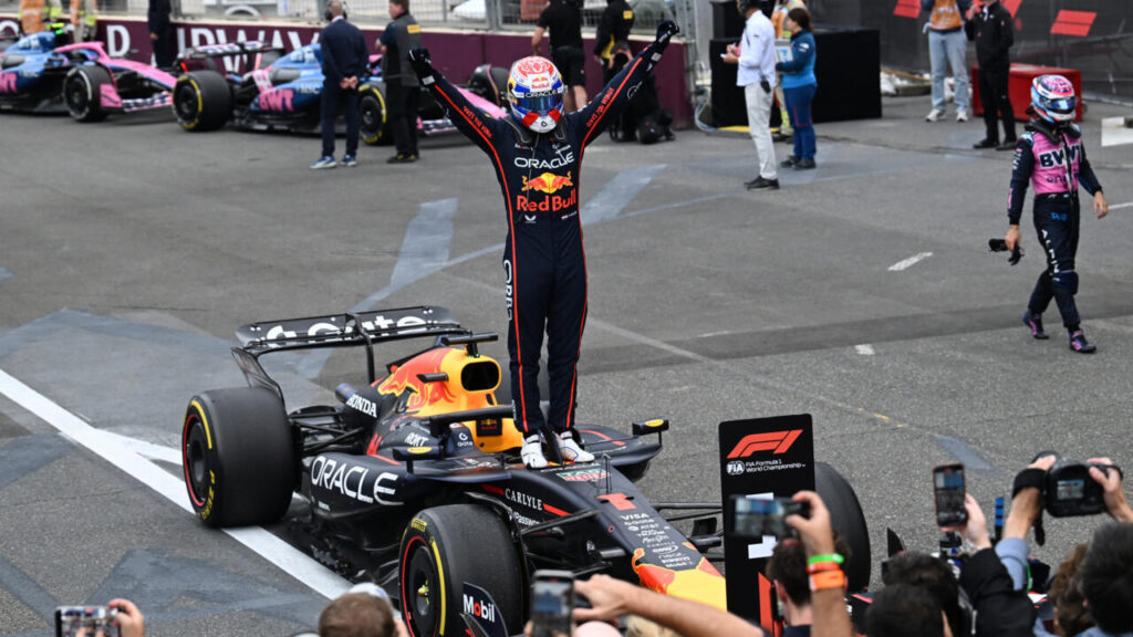 F1 / Piastri a intrat în parapet, Verstappen a profitat! Olandezul a câştigat MP al Azerbaidjanului