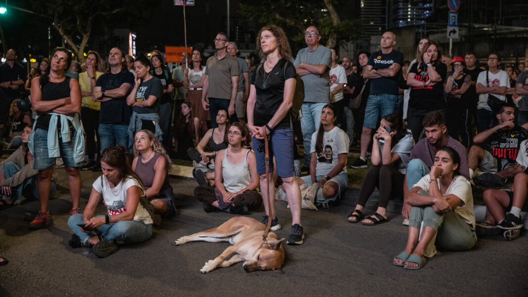 Israelienii și palestinienii așteaptă cu ușurare și euforie schimbul de ostatici și prizonieri