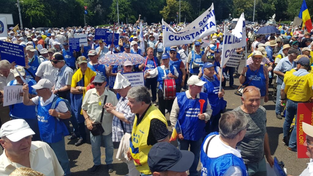 Protest major al marilor confederaţii sindicale în faţa Guvernului