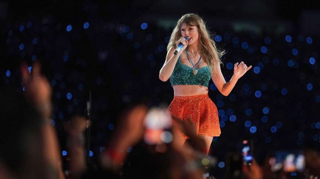 Taylor Swift continuă pasiunea pentru turneul „Eras Tour” cu documentar și film-concert