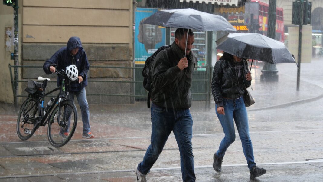 IGSU, în alertă maximă în Dolj și Olt din cauza codului roșu de vreme severă