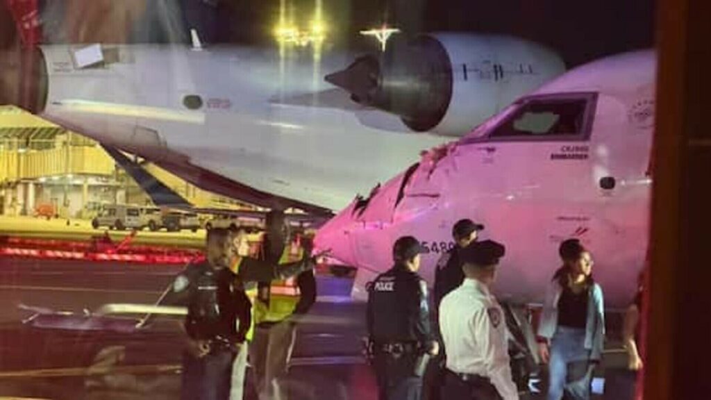 Două avioane au intrat în coliziune pe aeroportul LaGuardia din New York