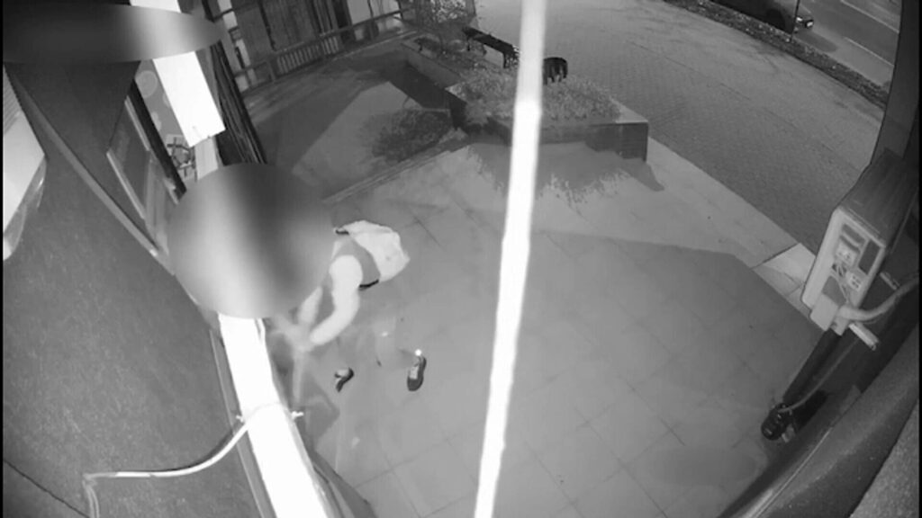 Bărbatul care a dat spargeri la cinci magazine în doar o noapte.