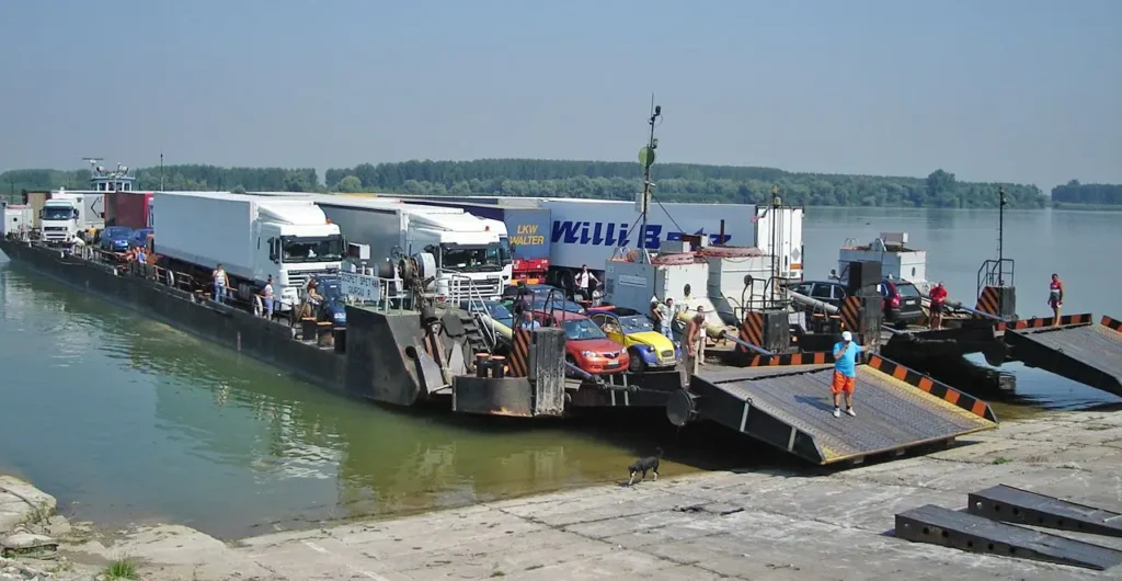 Feribotul Oriahovo – Bechet nu funcționează din cauza nivelului scăzut al Dunării