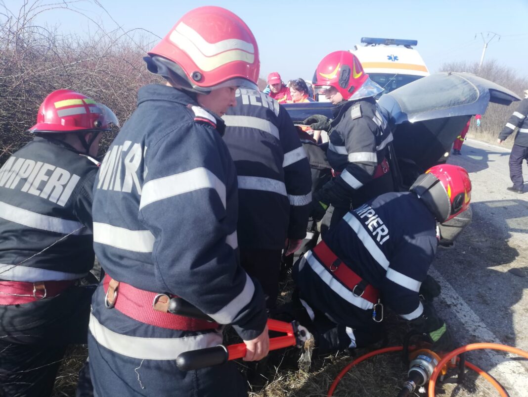 ARADCU-00-ISU-ARAD-DUM17FEB-2 Din accident a rezultat decesul șoferului de 74 de ani
