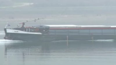 Accident naval pe Dunăre. Cel puţin trei răniţi după ce o ambarcațiune a lovit o barjă Accident naval pe Dunăre. Cel puţin trei răniţi după ce o ambarcațiune a lovit o barjă
