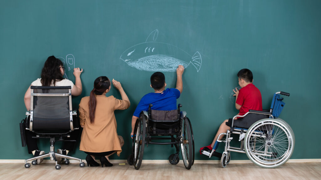 Peste 7.900 de euro sunt disponibili pentru fiecare copil cu dizabilităţi, în cadrul proiectului „Tech-Assist”