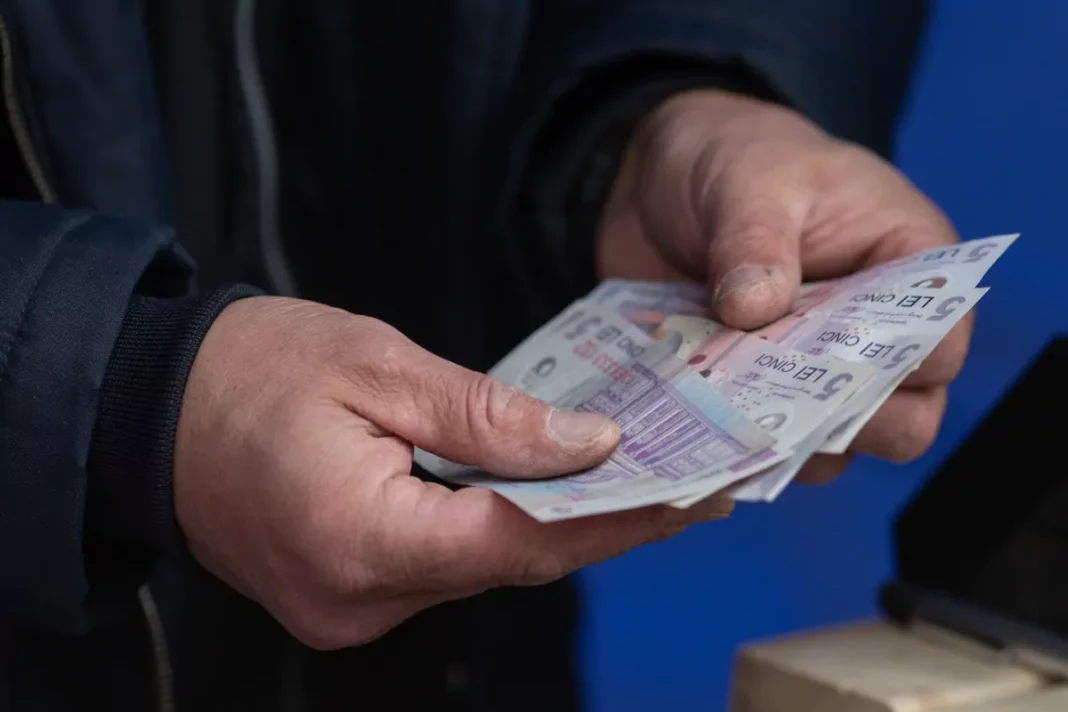 Ilie Bolojan: Dacă România nu se mai împrumută în 2026, ”nu îşi poate plăti niciun salariu” Ilie Bolojan: Dacă România nu se mai împrumută în 2026, ”nu îşi poate plăti niciun salariu”