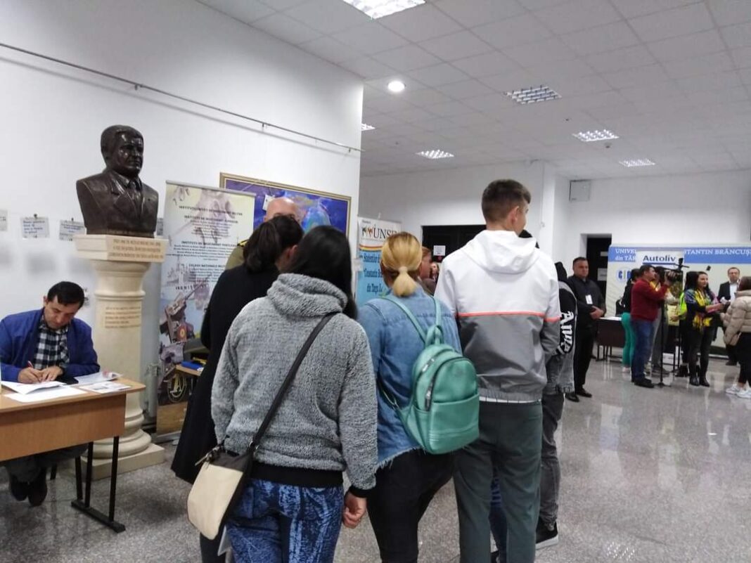 Gorj: Nicio persoană nu s-a angajat pe loc la Bursa locurilor de muncă pentru absolvenți