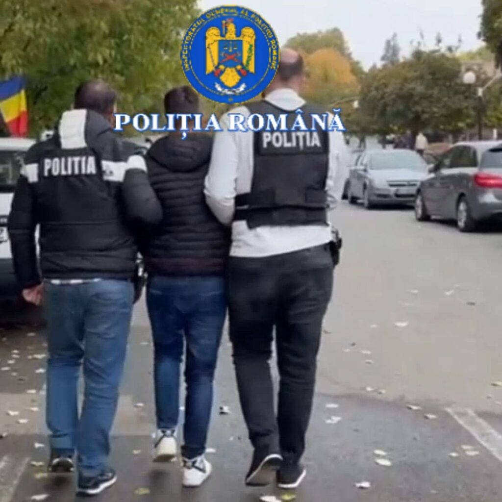 (VIDEO) Craiova: Un angajat la un operator de telefonie prins că a falsificat contracte și plăți