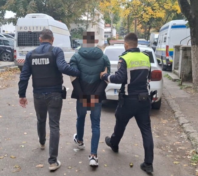 (VIDEO) Dolj: Tânăr de 19 ani reținut pentru furt calificat de camere de supraveghere în Valea Stanciului