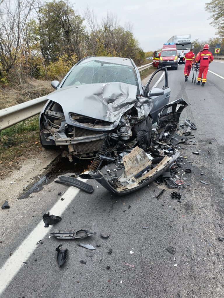 Dolj: Trei răniți într-un accident cu patru mașini, la Cârcea