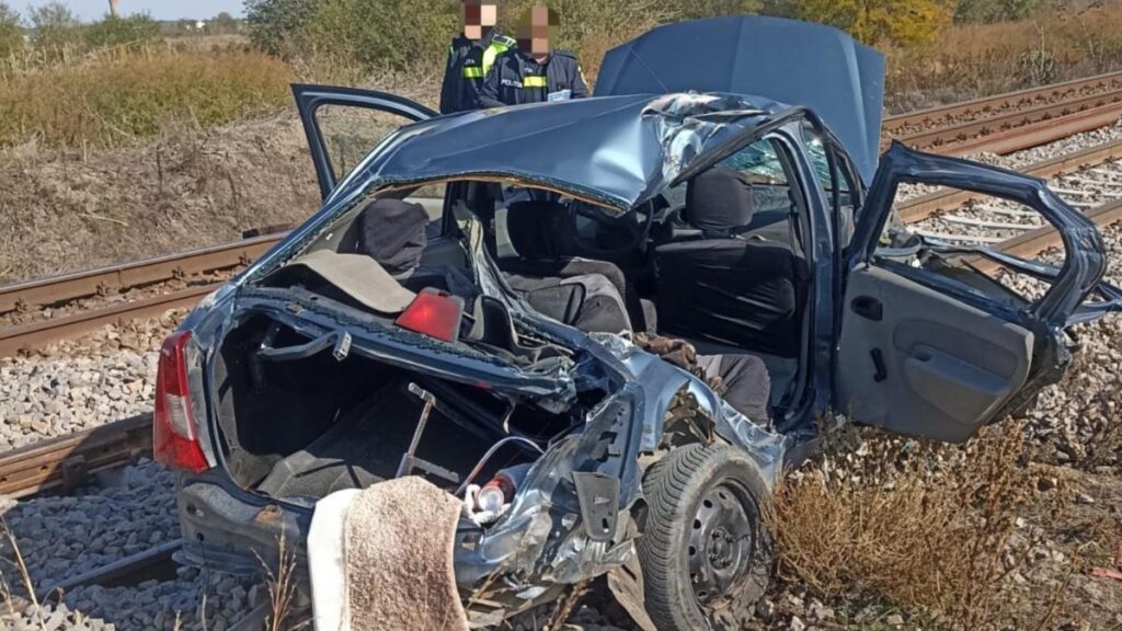 Încă un șofer a murit după ce mașina sa a fost lovită de tren