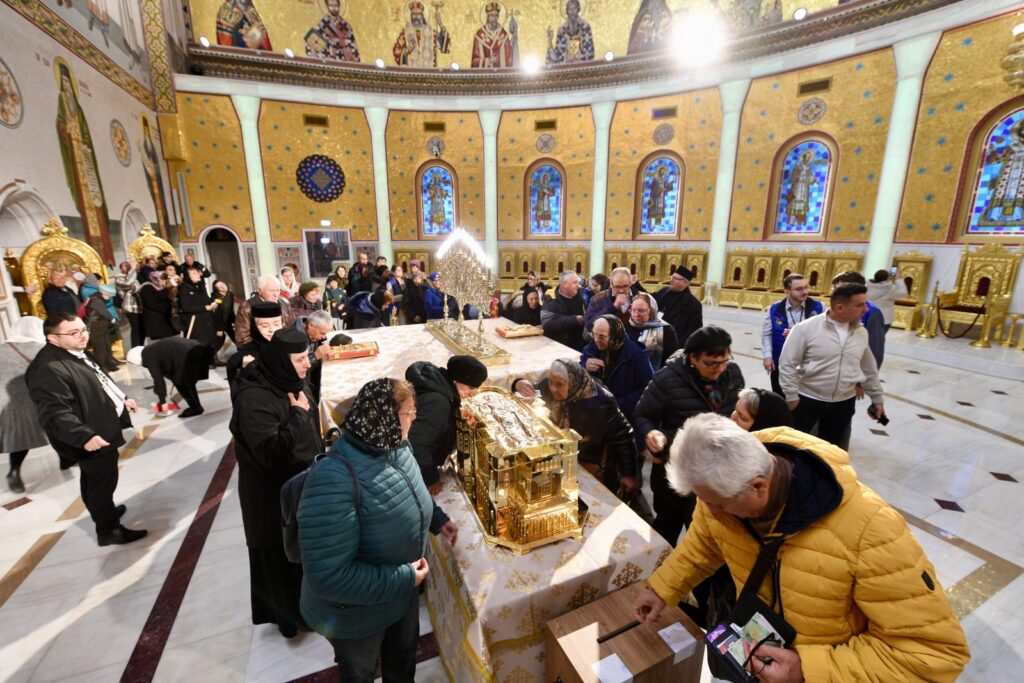 Accesul pelerinilor la Sfântul Altar al Catedralei Naționale a fost prelungit