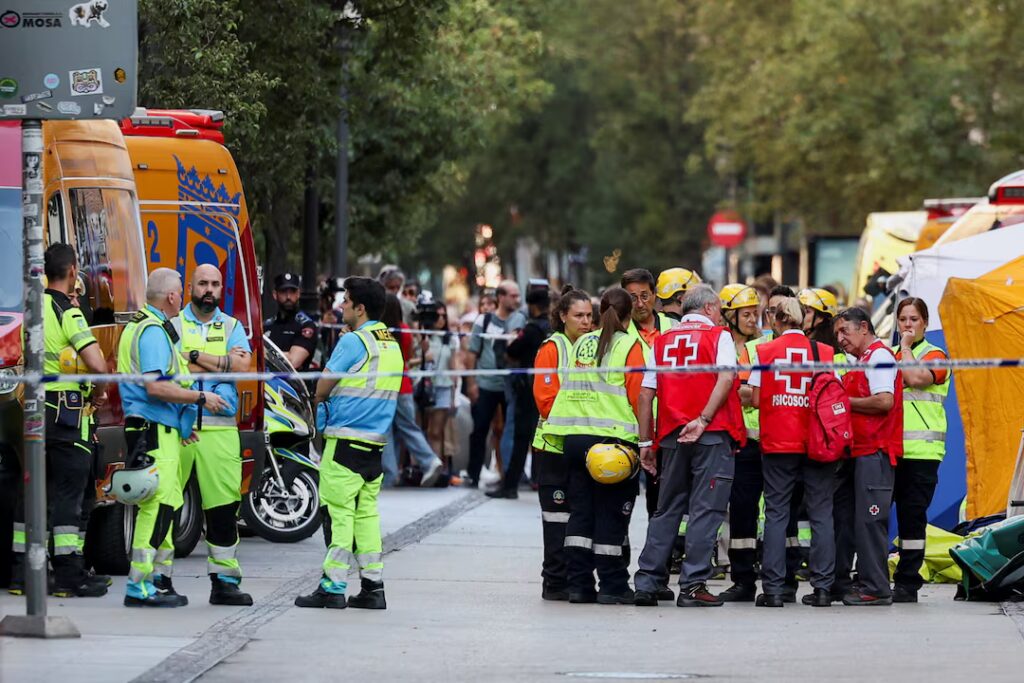 Două persoane, găsite moarte sub dărâmăturile clădirii prăbușite în centrul Madridului. Alte două sunt în continuare dispărute