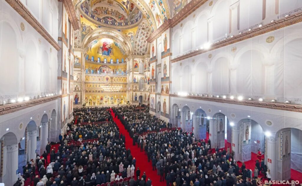 Patriarhul Daniel și Patriarhul Bartolomeu au sfințit Catedrala Națională, politicienii au fost huiduiți după ceremonie.