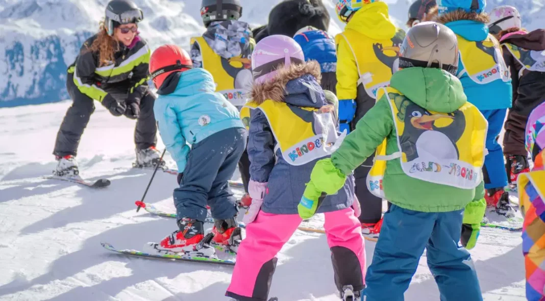 Inspectoratele școlare județene au decis intervalele exacte pentru vacanța de schi