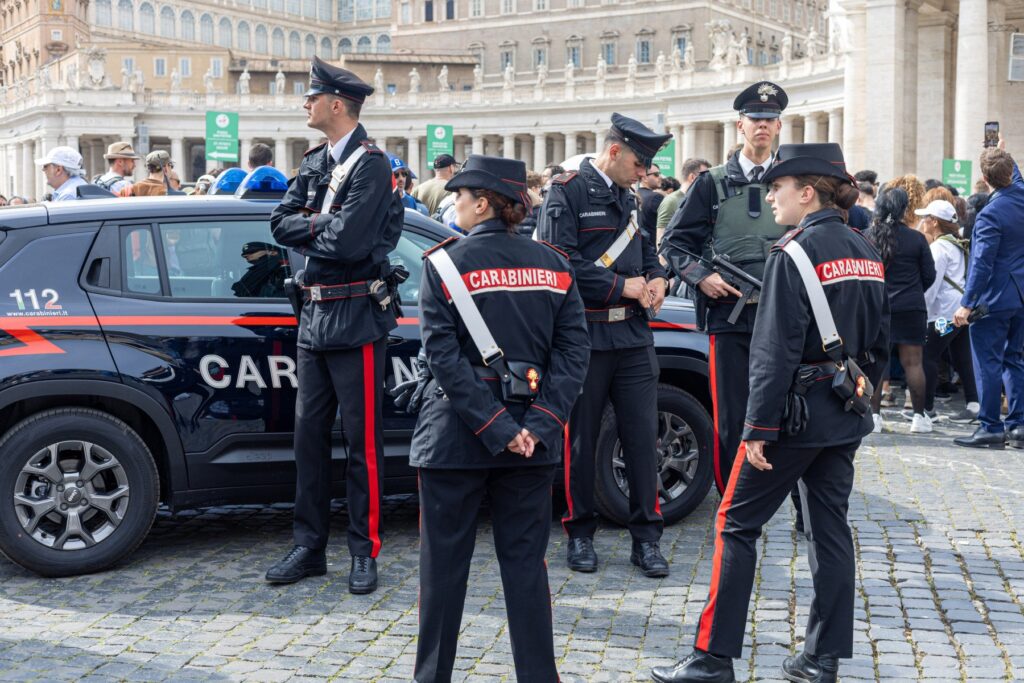 Poliţişti ucişi şi răniţi în urma unei explozii în Italia 