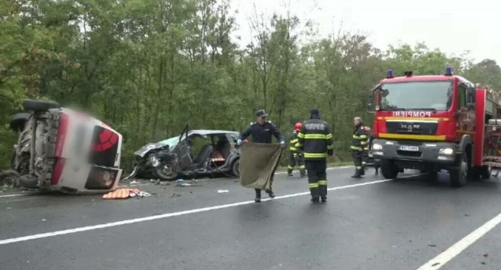 Accident cumplit soldat cu trei răniți! Un tânăr a intrat cu o dubă pe contrasens