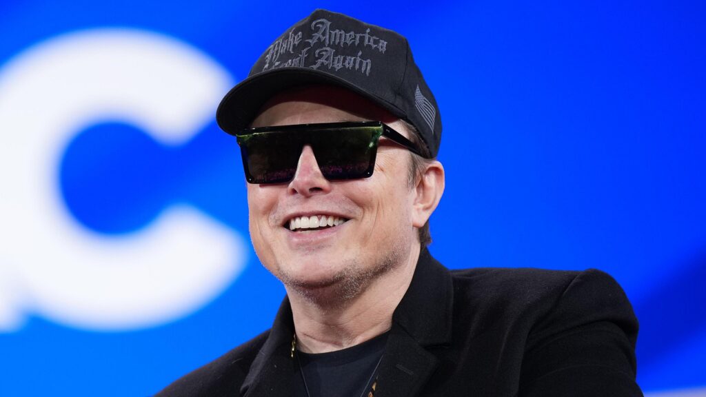 (VIDEO) Elon Musk devine primul „jumătate de trilionar” din lume