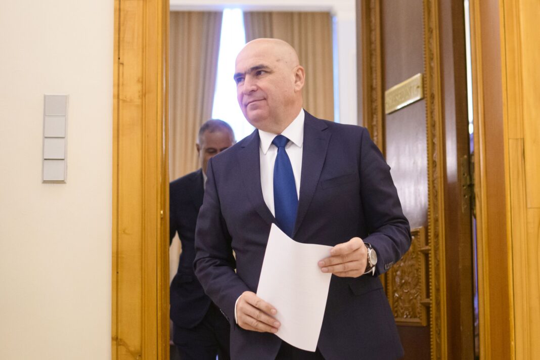Premierul Bolojan: Unii directori de companii și-au mărit indemnizațiile cu 40-50% Premierul Bolojan: Unii directori de companii și-au mărit indemnizațiile cu 40-50%