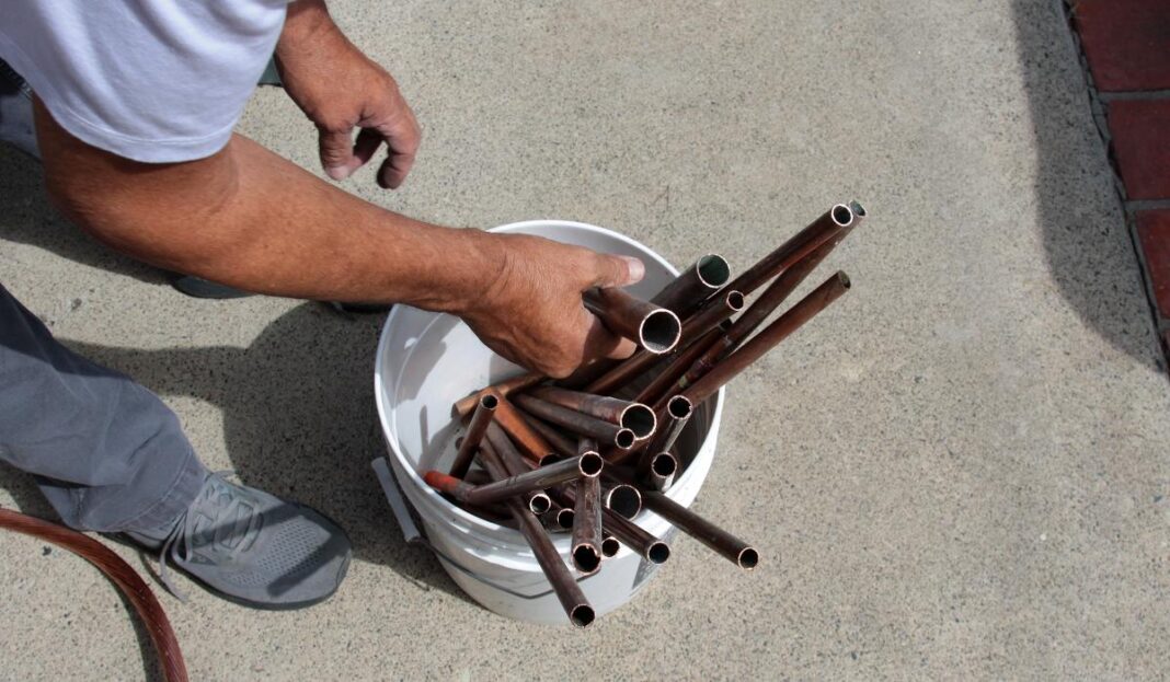 Români condamnaţi în Franţa pentru furt de cupru